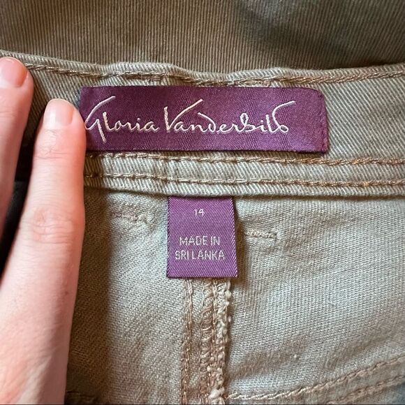 NWT! Gloria Vanderbilt olive Amanda pants - Picture 4 of 11